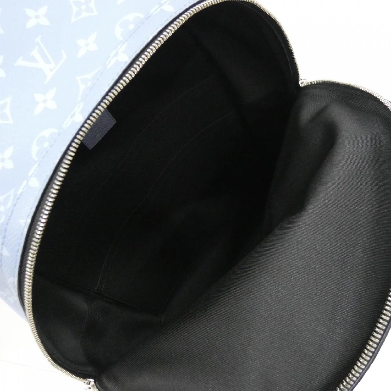 Ba lô Louis Vuitton Taiga Lama Discovery M14072 608299