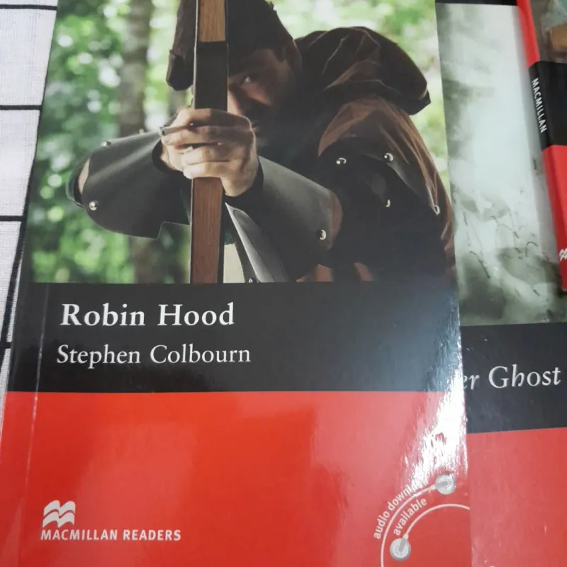 4 quyển ngoại t Anh- MACMILLAN READERS: ROBIN HOODS, WOMAN IN BLACK &... 590515