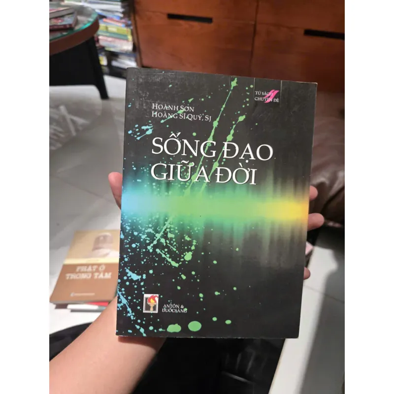 SỐNG ĐẠO GIỮA ĐỜI 1042420