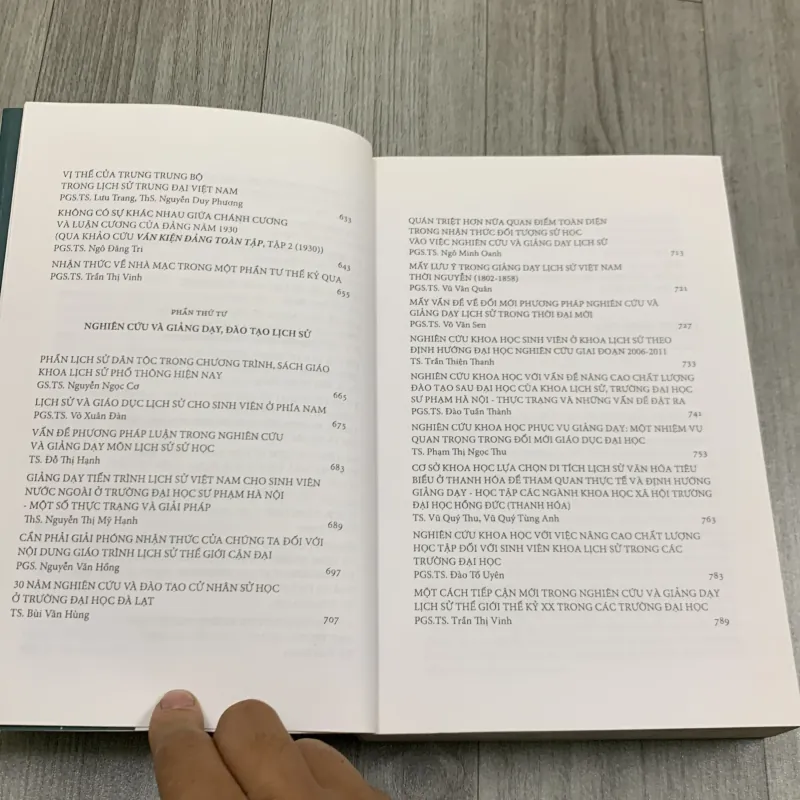 Sử học việt nam trong bối cảnh hội nhập và toàn cầu hoá. 2b5 757026