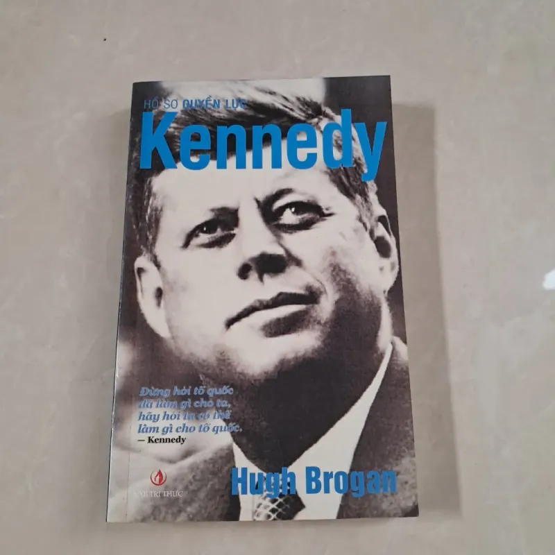 Hồ Sơ Quyền Lực KENNEDY 976941