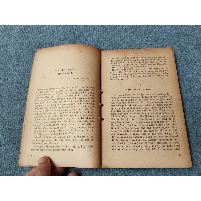 TRÊN ĐƯỜNG TÌM HIỂU SỰ NGHIỆP THƠ VĂN NGUYỄN TRÃI 701891