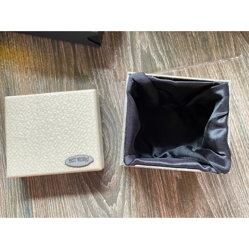 HỘP QUÀ TẶNG VUÔNG CÓ LÓT ĐỆM BÊN TRONG*QUÀ TẶNG 0Đ CHO ĐƠN MUA HÀNG TRONG SHOP 578955