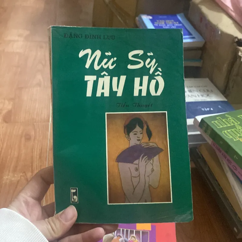 Nữ sũ Tây Hồ 754205