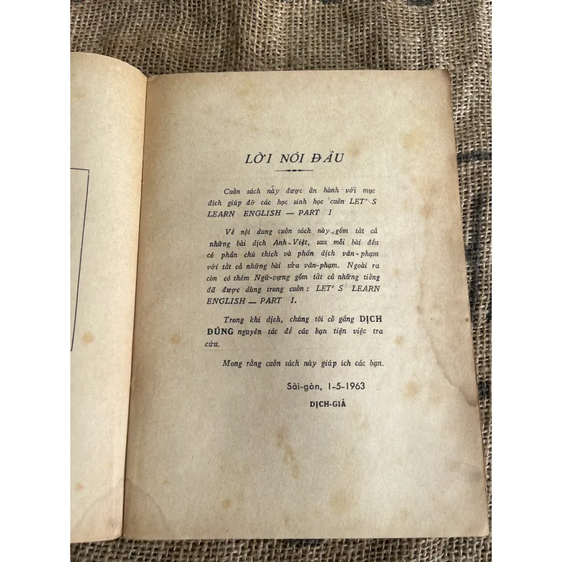 Let's learn ENGLISH  AUDREY L. WRIGHT JAMES H. MC GILLIVRAY 1013351