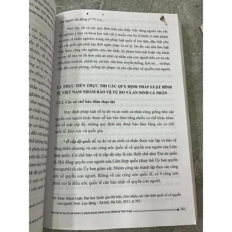 BẢO VỆ TỰ DO VÀ AN NINH CÁ NHÂN BẰNG PHÁP LUẬT HÌNH SỰ VIỆT NAM - TRỊNH TIẾN VIỆT 795462