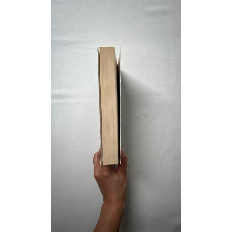 Hide and Seek - Andrea Mara 1028877