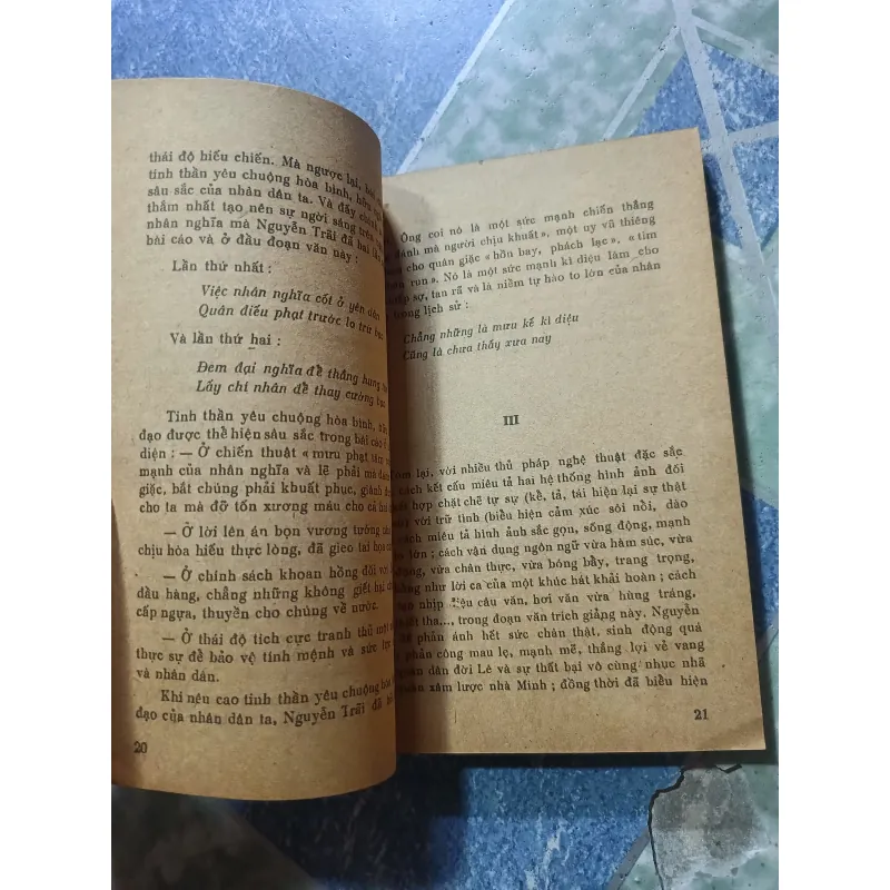 Giúp tìm hiểu những bài văn thơ cổ trong chương trình lớp 9 CCGD 1004405