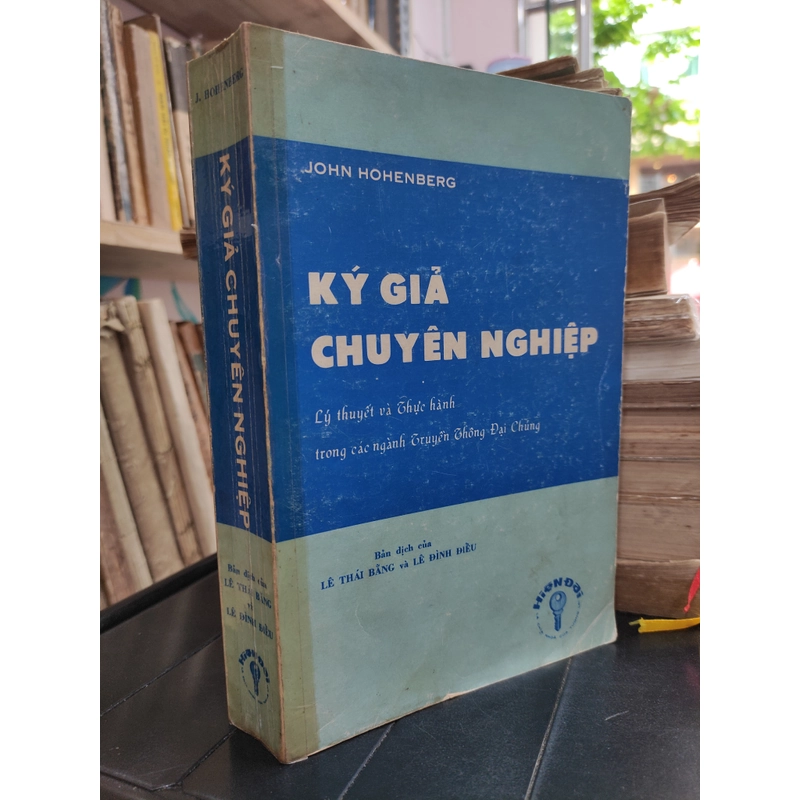 Ký giả chuyên nghiệp 292104