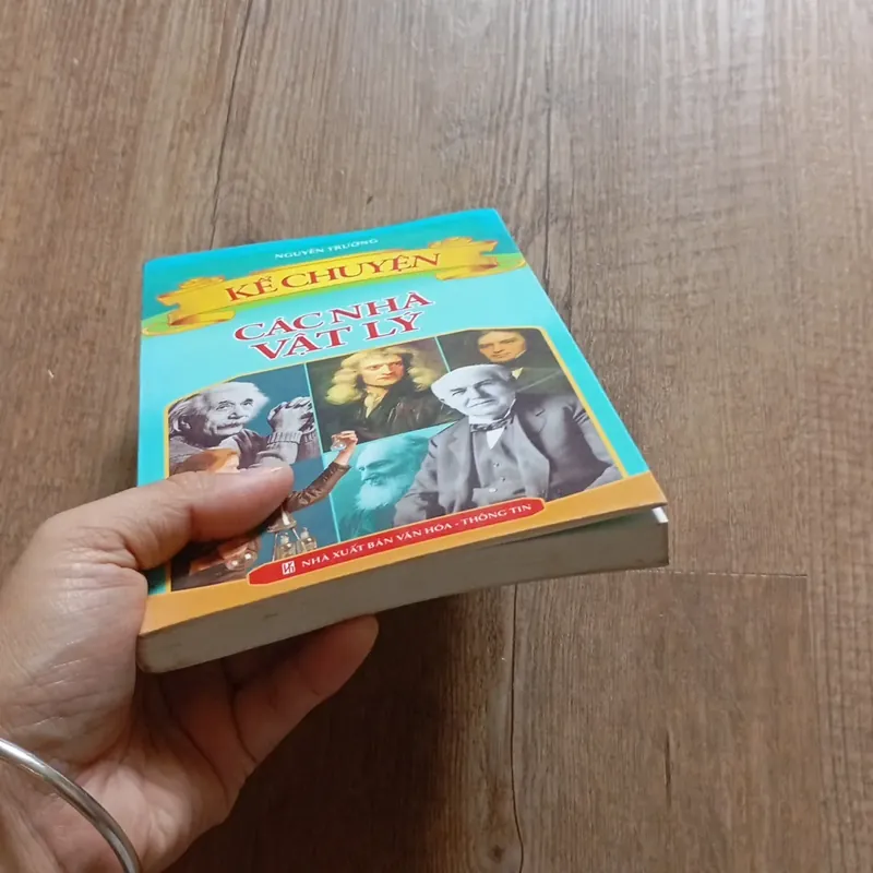 Kể chuyện các nhà vật lý  697964