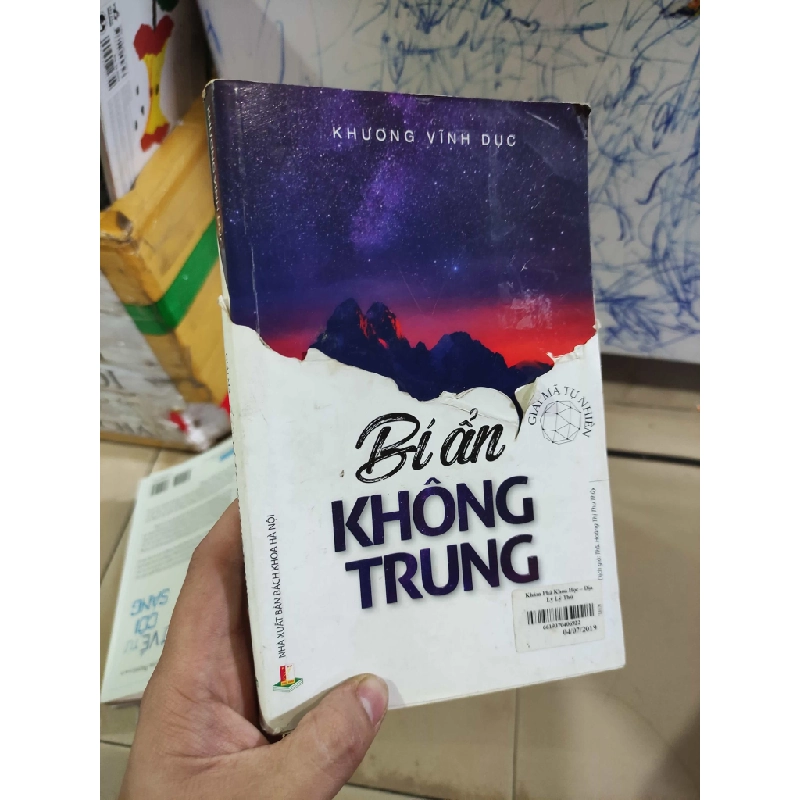 Bí ẩn không trungHPB.HCM01/03 321185