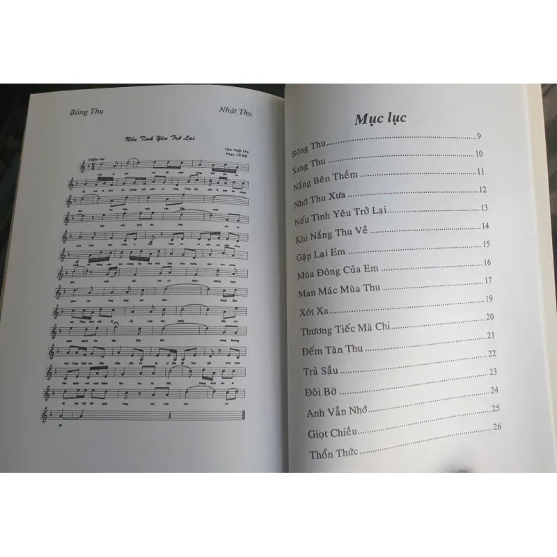 Sách Thơ - Bóng Thu 689532