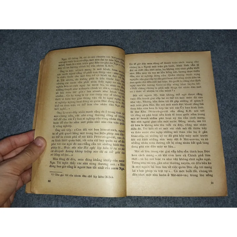 MƯỜI NGÀY RUNG CHUYỂN THẾ GIỚI 700690