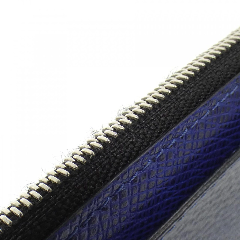 Ví đựng tiền xu và thẻ Louis Vuitton Taiga Lama M30270 620372