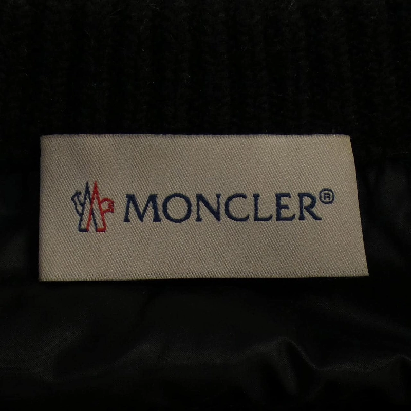 Áo khoác lông vũ MONCLER 640637