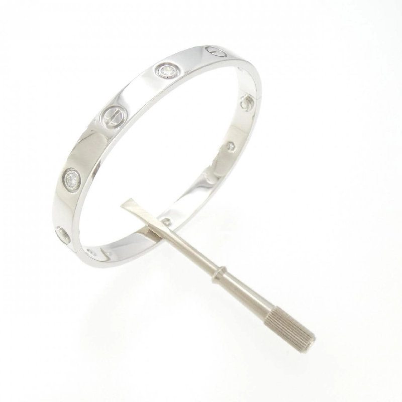 Vòng tay Cartier Love Bracelet Half Diamond 6P 668026