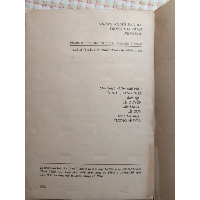 NHỮNG NGƯỜI ĐÀN BÀ TRONG GIA ĐÌNH KENNEDY - PEARL BUCK 753182
