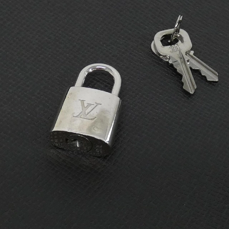 Túi xách Louis Vuitton Taiga Porte Document Business MM M32932 - Hàng hiệu Chính hãng 803719