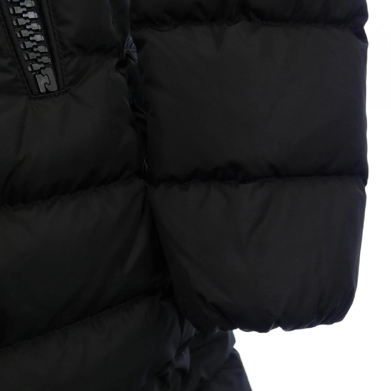 Áo khoác lông vũ MONCLER 644912