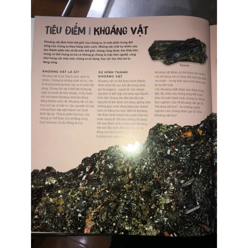 Đá quý và khoáng sản - Bách khoa toàn thư bằng hình ảnh với hơn 1000 mẫu vật  718393