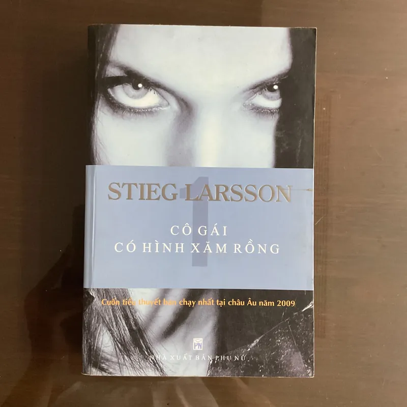 [NOIR - BÍ ẨN] Cô gái có hình xăm rồng - Stieg Larsson 716139