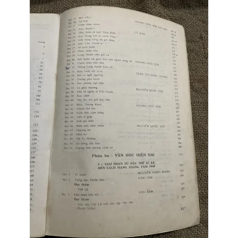 Giảng văn văn học Việt Nam - khổ lớn - sách chuyên văn  977138