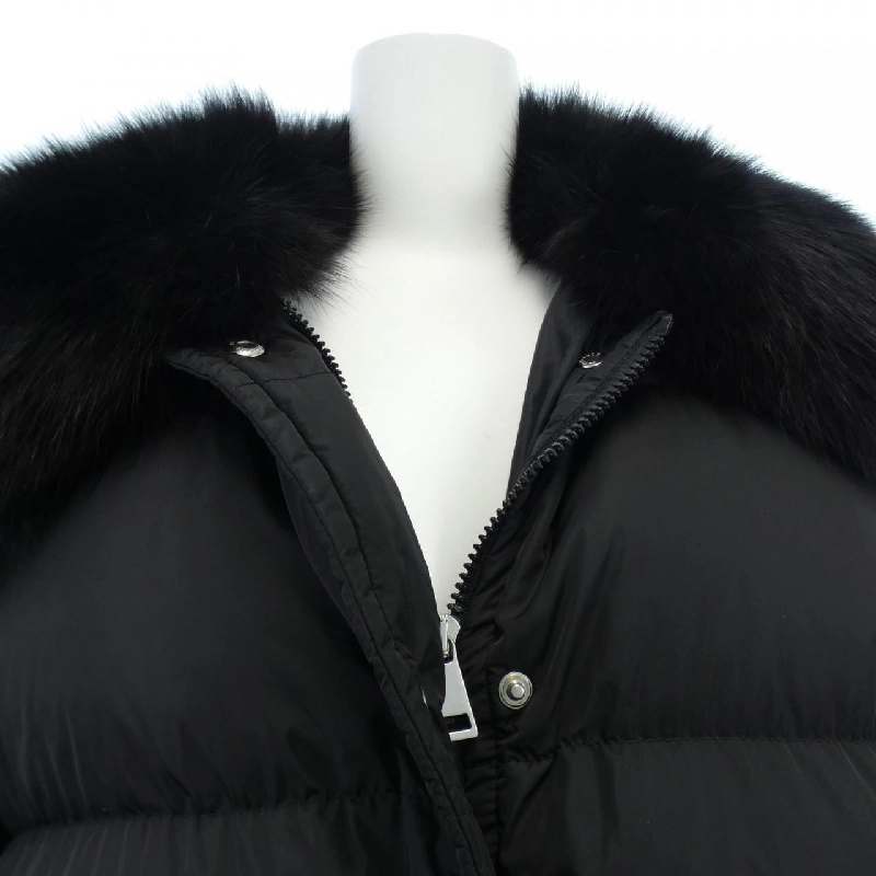 Áo khoác lông vũ MONCLER 637742