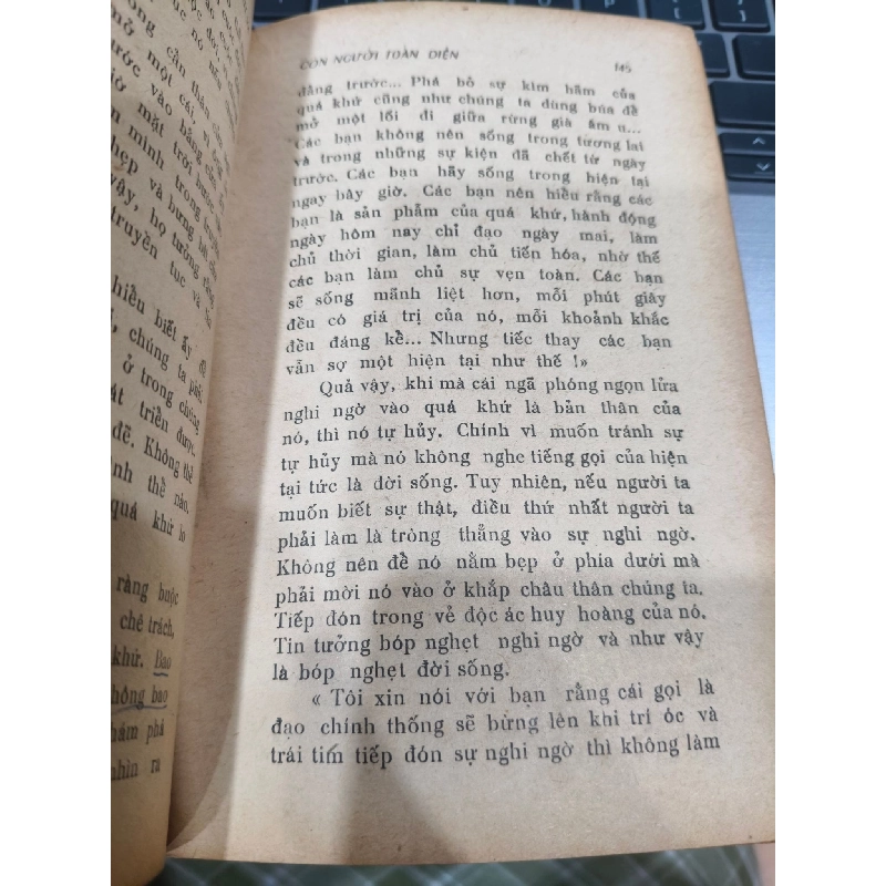 Krisnamutri và con người toàn diện - Carlo Suares 131329