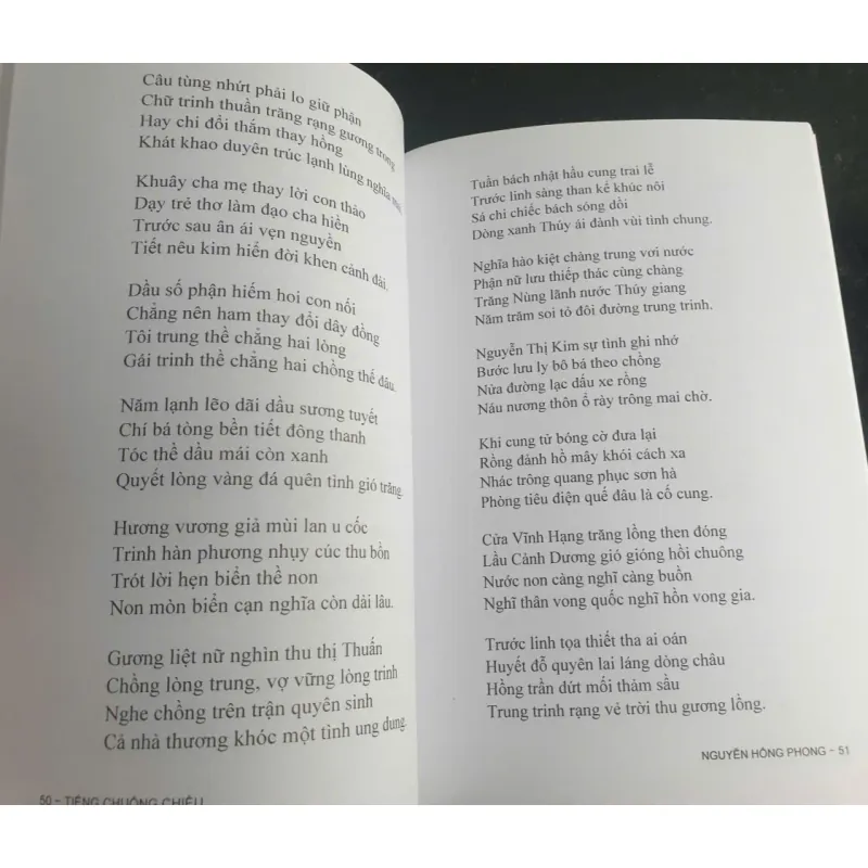 Sách Tiếng Chuông Chiều 690043