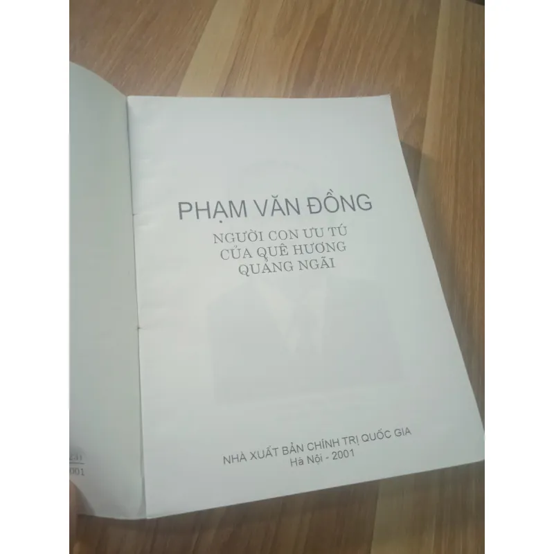 Sách Thơ Xuật Bản về Anh Ngạn, Lê Đức Thọ, Lê Vân Luơng - P. Đọc 2001 783340