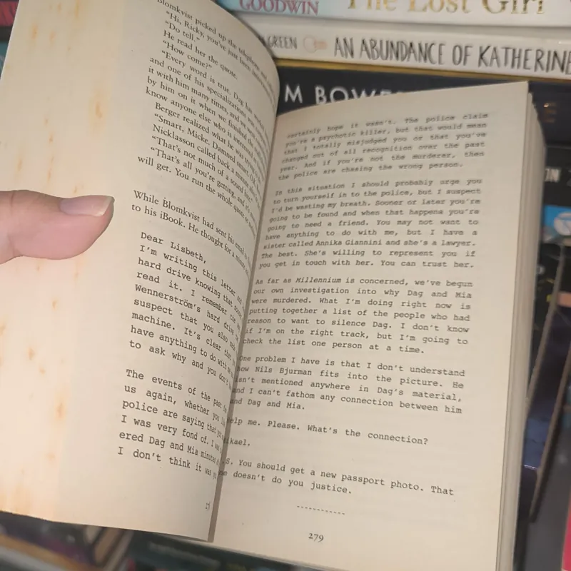 Ngoại văn cũ giá rẻ The girl who played with fire 932772