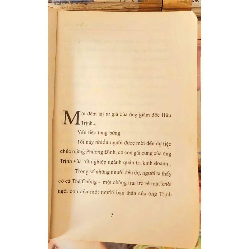 Tiểu thuyết lãng mạn Việt Nam BÔNG HỒNG KHÔNG LÃNG QUÊN (Châu Liên) 782377