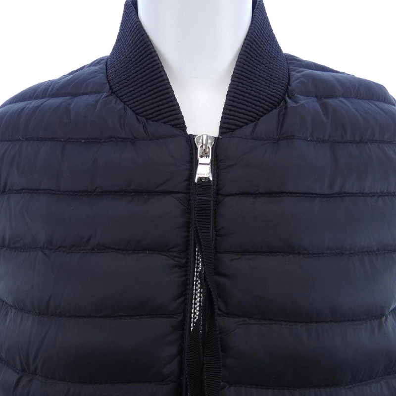 Áo khoác lông vũ MONCLER 638830