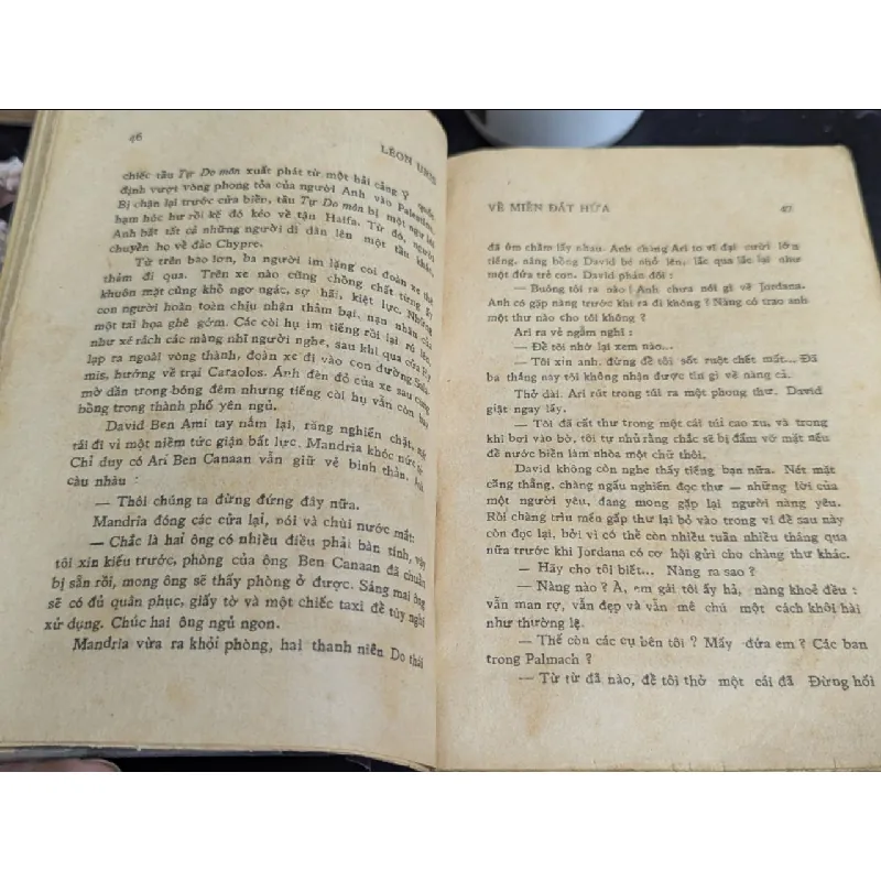 Về miền đất hứa - Léon Uris 129250