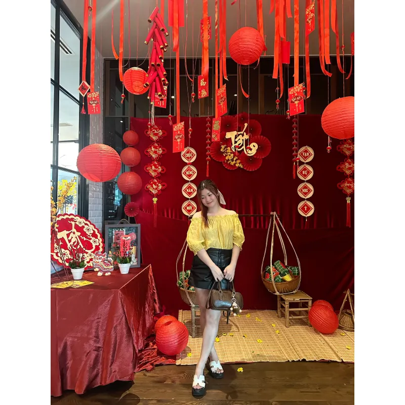 Áo crop top hở vai 930974