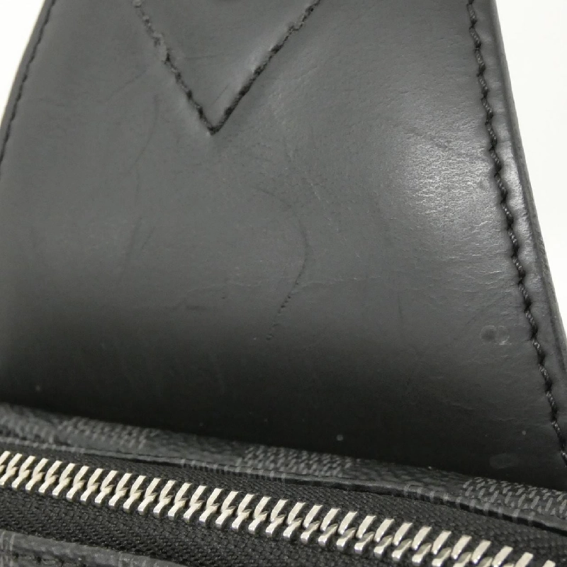 Túi đeo chéo Louis Vuitton Damier Graphite Avenue N41719 612094