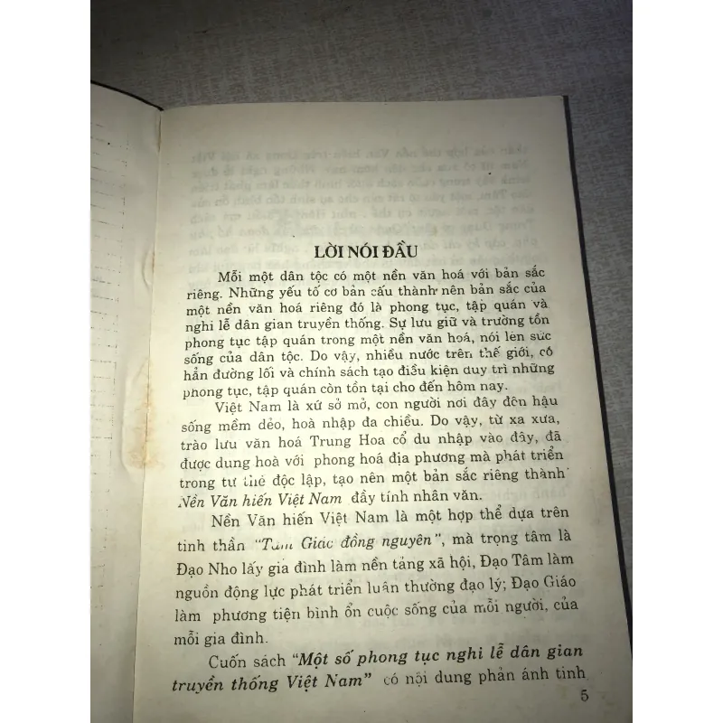 Một số phong tục nghi lễ dân gian truyền thống Việt Nam  779608