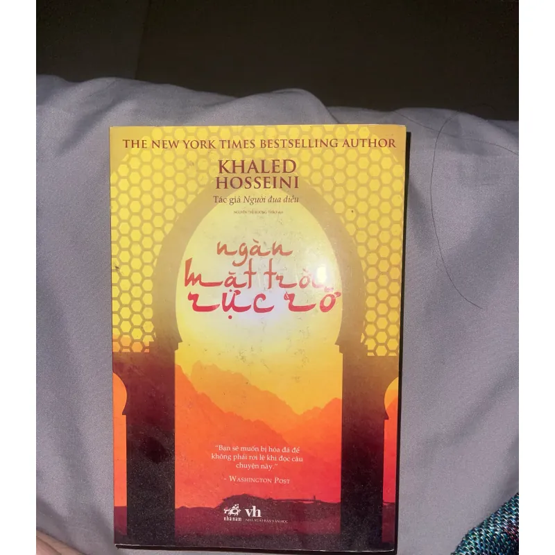 Sách Ngàn mặt trời rực rỡ của Khaled Hosseini mới 90% 1044728