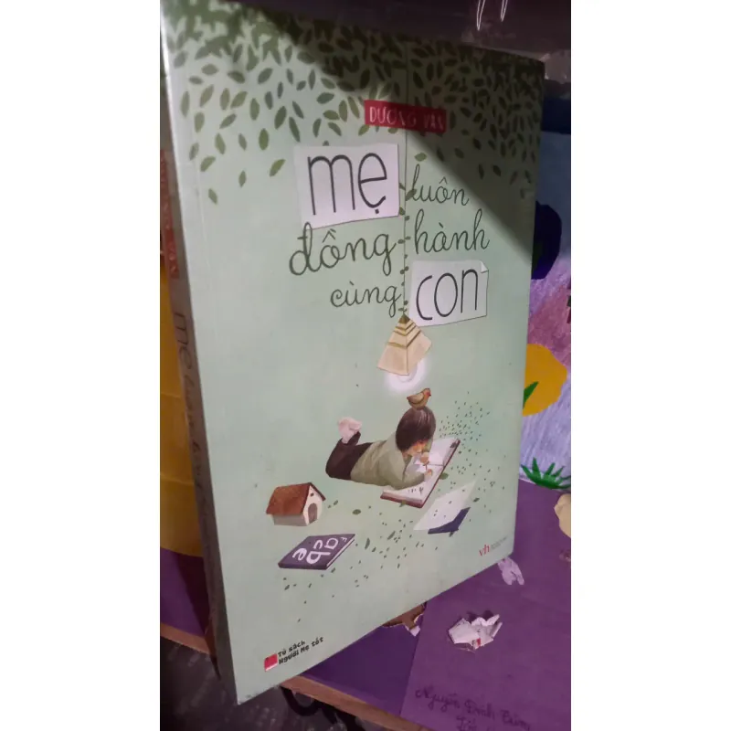 mẹ luôn đồng hành cùng con 1011532