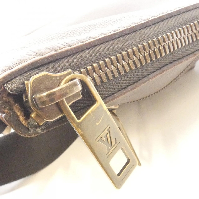 Túi xách vai Louis Vuitton Utah Shawnee MM M93453 611107