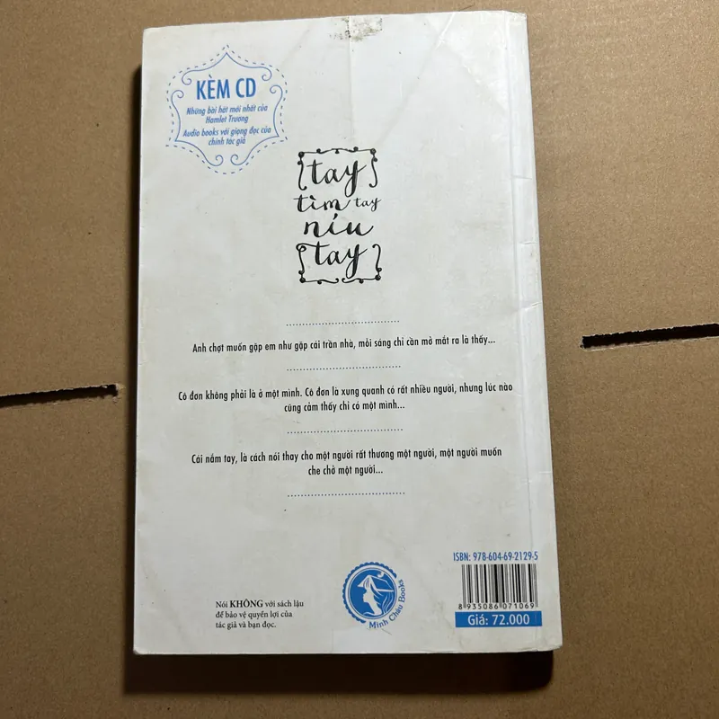 Tay tìm tay níu tay 570687