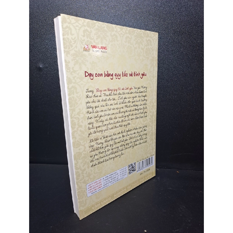 [59K/kg] Dạy con bằng quy tắc và tình yêu 2016 mới 80% ố nhẹ HCM2609 364572