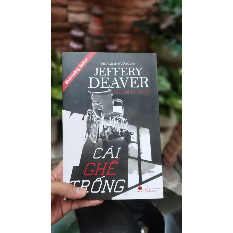 Cái Ghế Trống 1012762