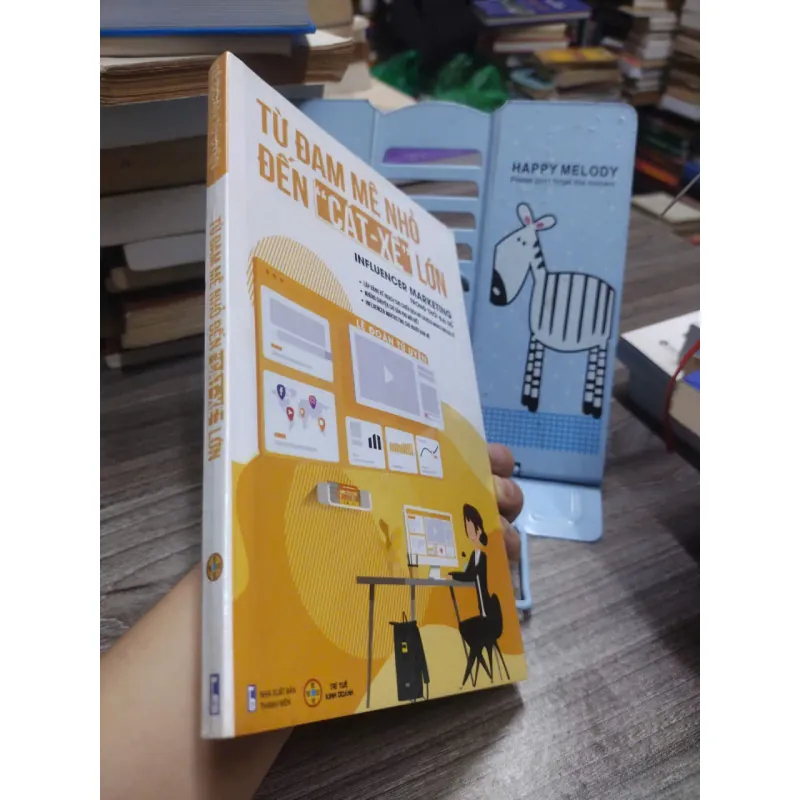 Sách: Từ đam mê nhỏ đến “cát xê” lớn 594633