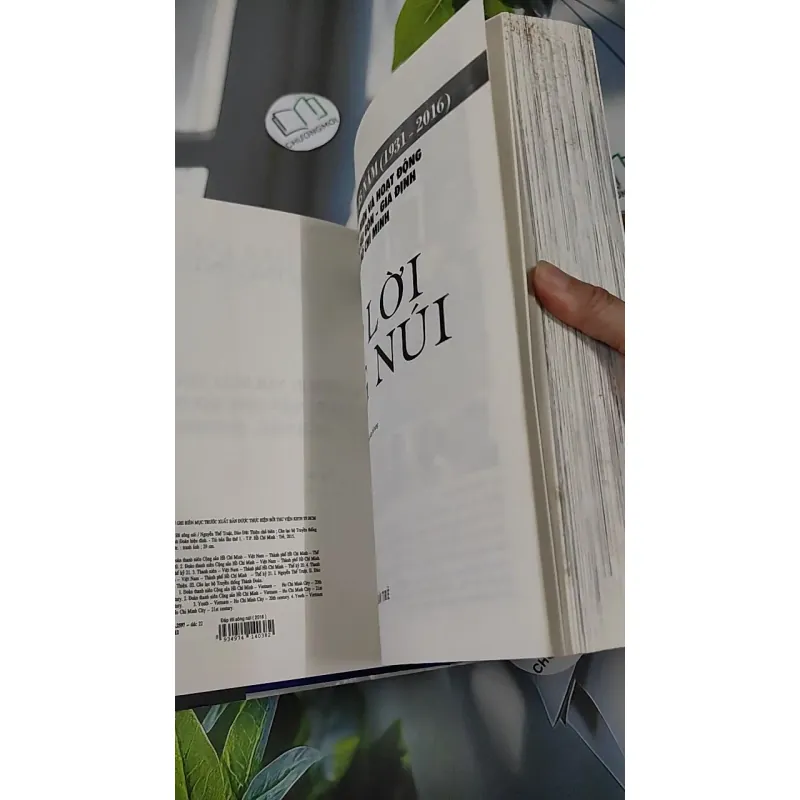 [MIỄN PHÍ BỌC SÁCH] Đáp Lời Sông Núi - Nhiều Tác Gỉa 990434