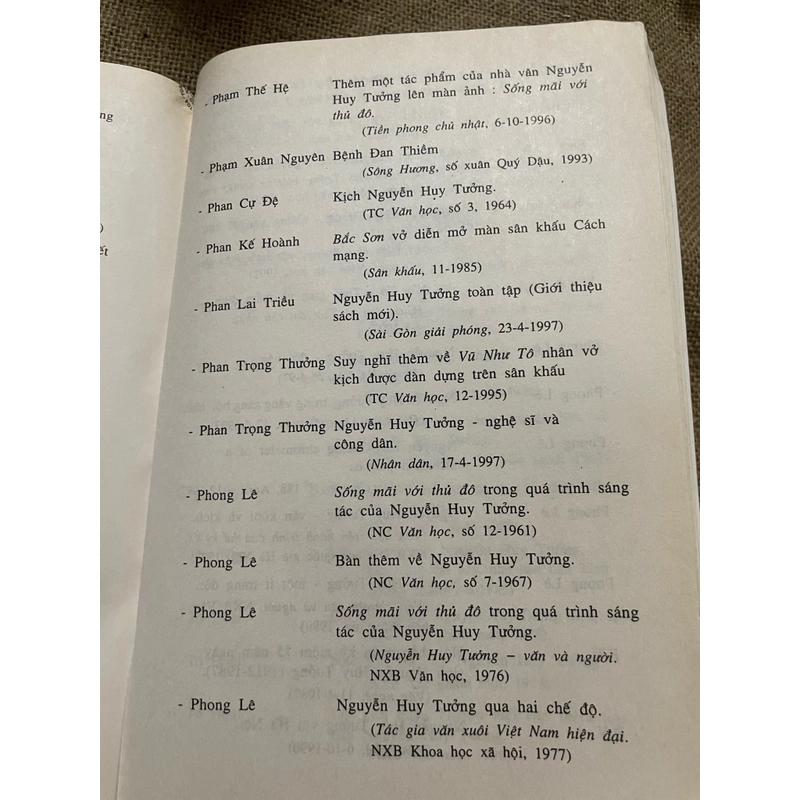 Nguyễn Huy Tưởng : Tác gia và tác phẩm; sách khổ lớn ; 2007 451963
