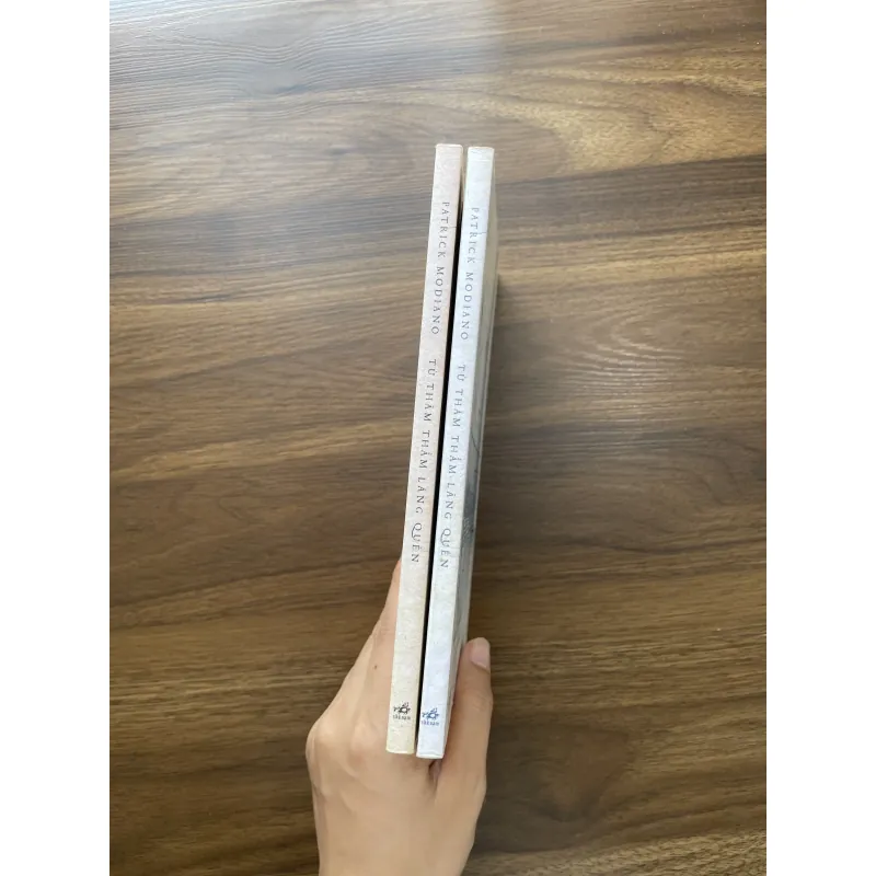 Từ thăm thẳm lãng quên - Patrick Modiano 971790