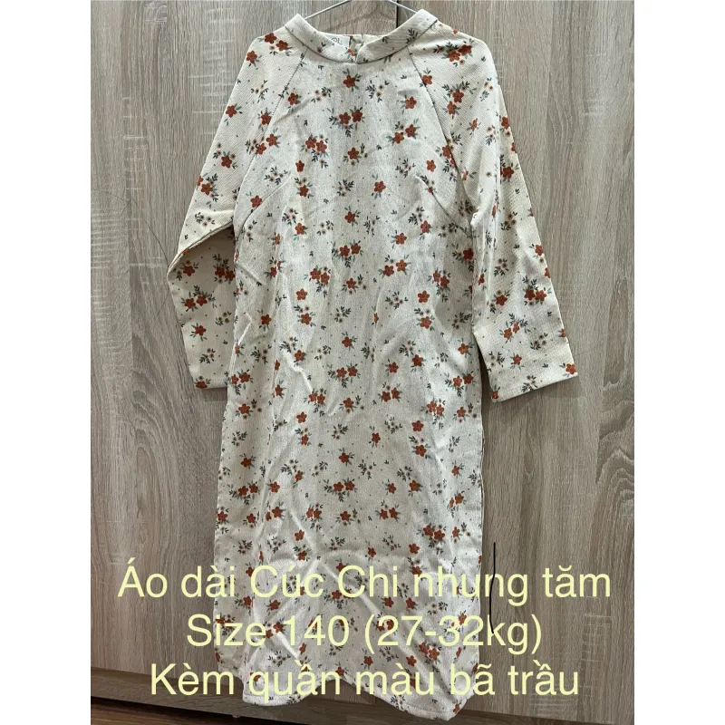 Áo dài nhung tăm Cúc Chi size 140 màu vàng be hoa nhí còn tôt: 752316