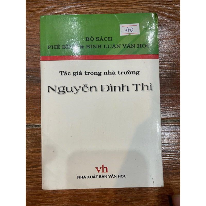 Bộ sách phê bình và bình luận văn học (9) 320359