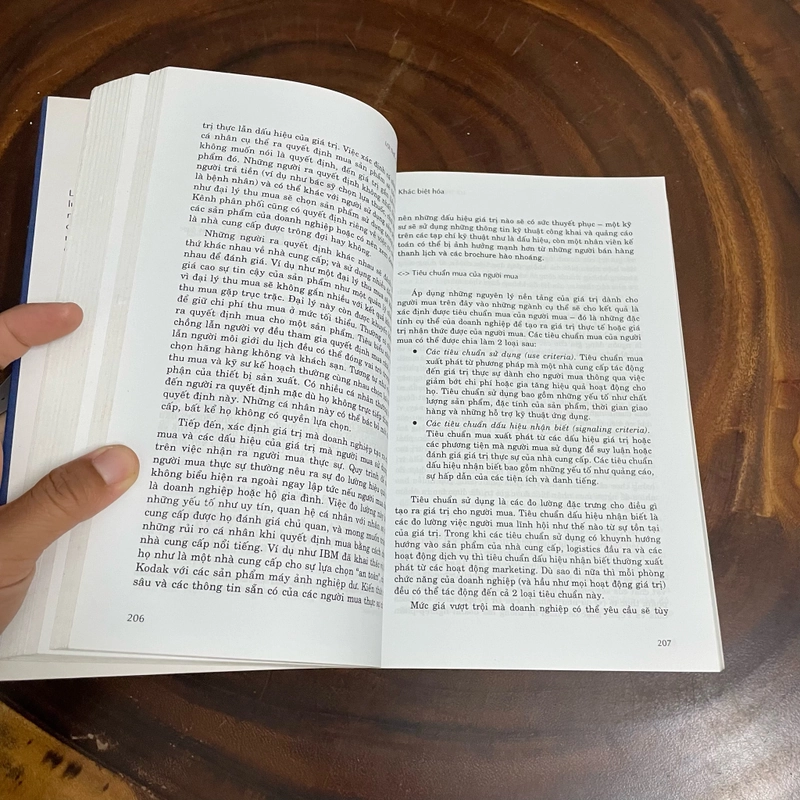 II Tựa sách: Lợi Thế Cạnh Tranh _ Tạo Lập Và Duy Trì Thành Tích Vượt Trội Trong Kinh Doanh 461921